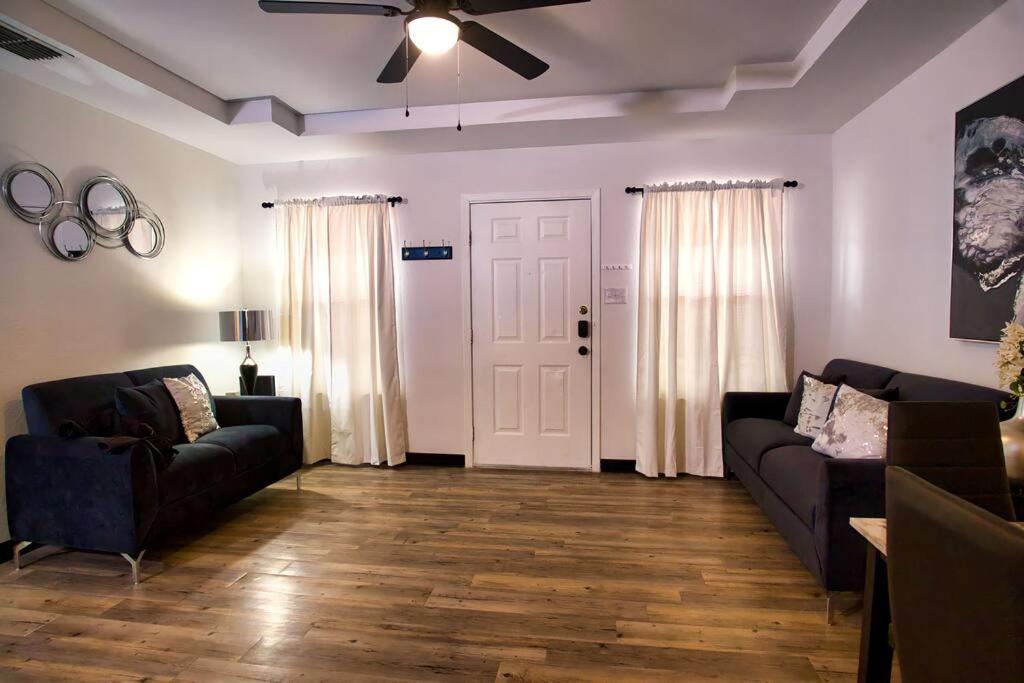 Chic & Cozy 2 Bedroom - 1 Bathroom - Rated Best Игл-Пасс Экстерьер фото